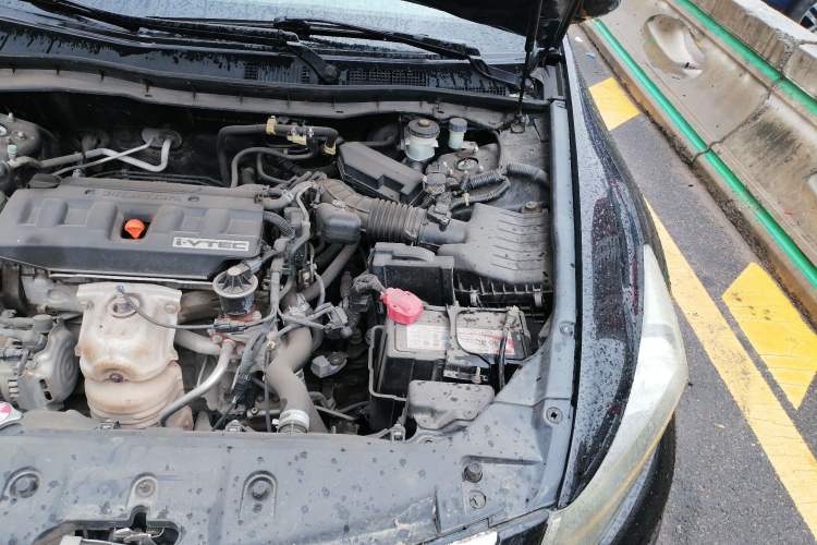 Used Honda Accord 2011 2.0L MT Engine Bay Left