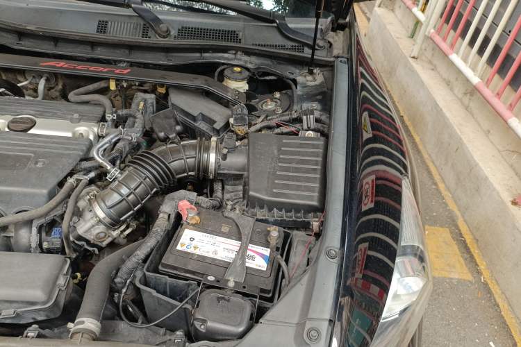 Used Honda Accord 2011 2.4L LX Engine Bay Left