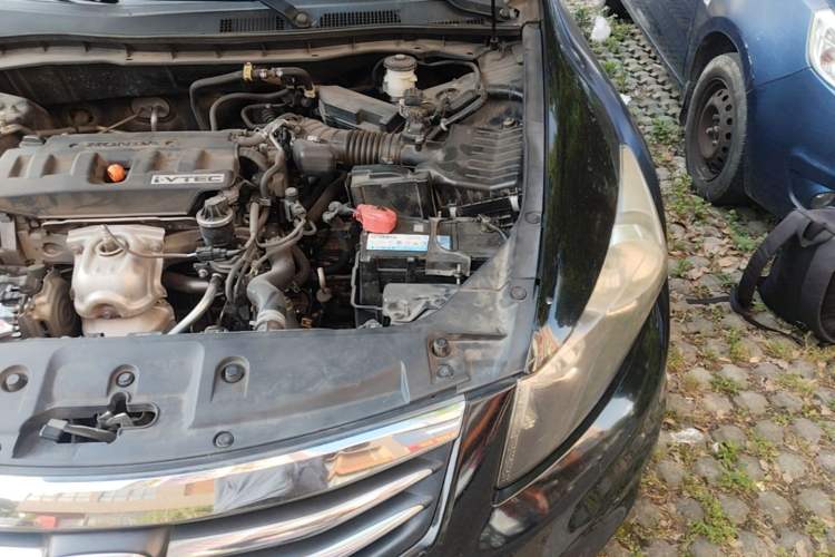 Used Honda Accord 2011 2.0L EX Engine Bay Left