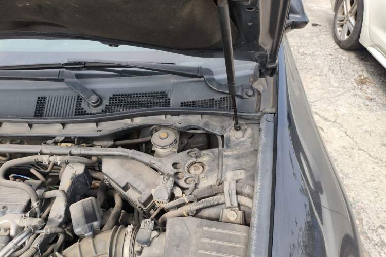 Used Honda Accord 2011 2.4L EX Engine Bay Left