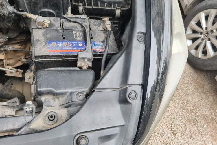 Used Honda Accord 2011 2.0L MT Engine Bay Left