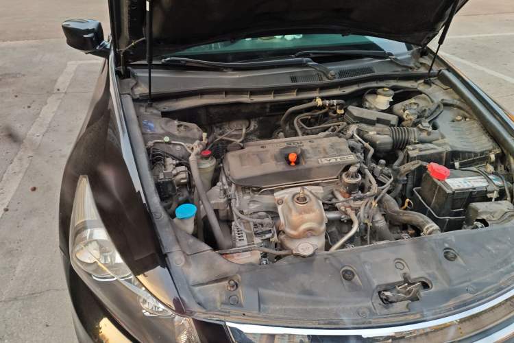 Used Honda Accord 2011 2.0L EX Engine Bay Right