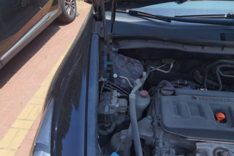 Used Honda Accord 2011 2.0L MT Engine Bay Right