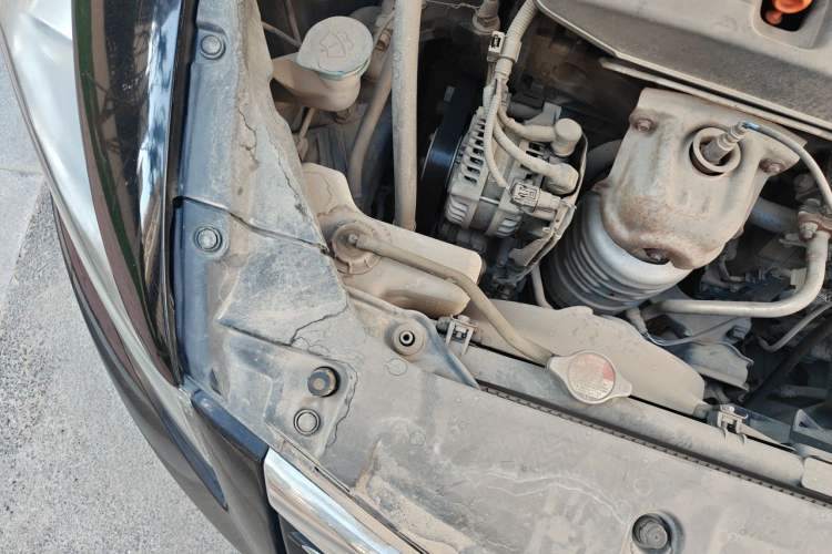 Used Honda Accord 2011 2.0L EX Engine Bay Right