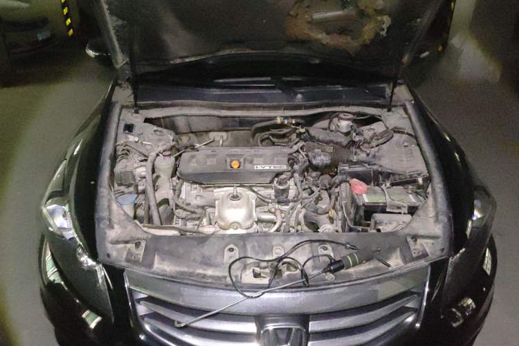 Used Honda Accord 2011 2.0L EX Engine Bay
