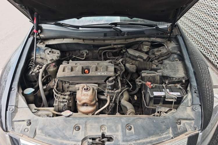 Used Honda Accord 2011 2.0L EX Engine Bay