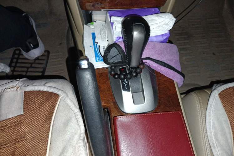 Used Honda Accord 2011 2.4L LX Gear Lever