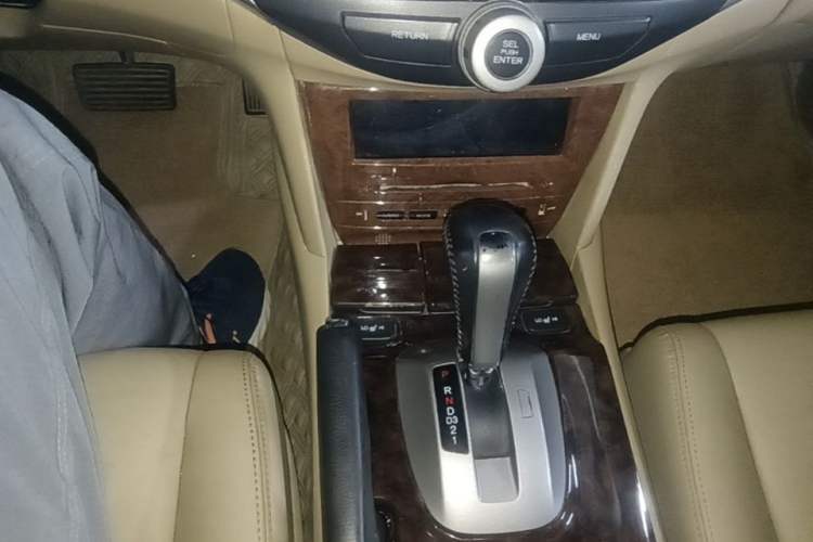 Used Honda Accord 2011 2.0L EX Gear Lever