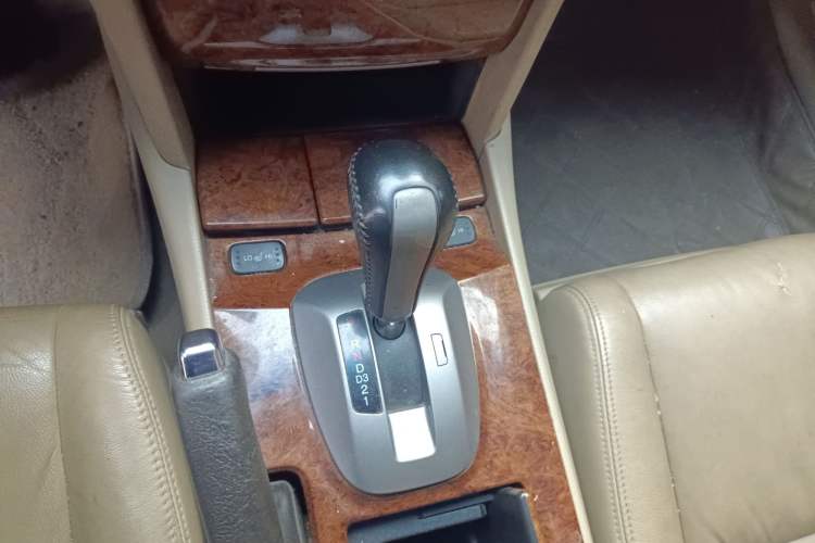 Used Honda Accord 2011 2.0L EX Gear Lever