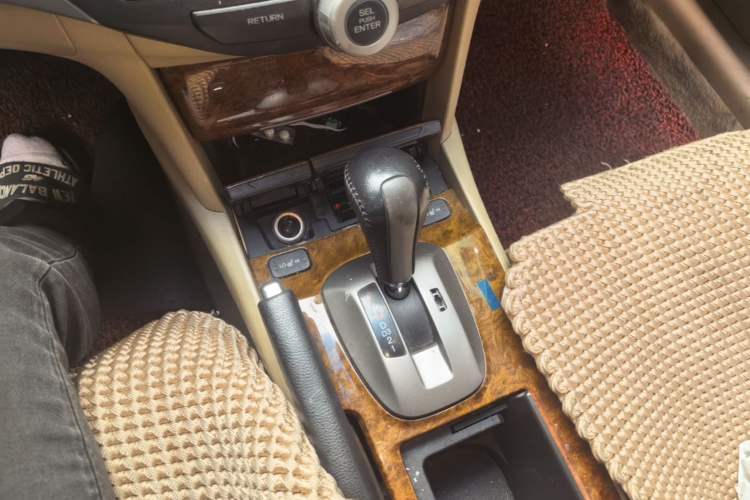 Used Honda Accord 2011 2.4L LX Gear Lever