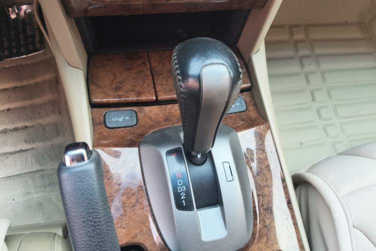 Used Honda Accord 2011 2.0L EX Gear Lever