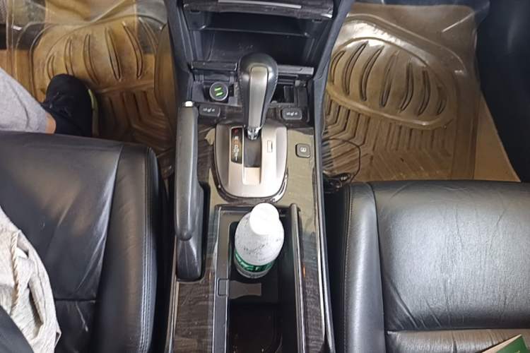 Used Honda Accord 2011 2.4L EX Gear Lever