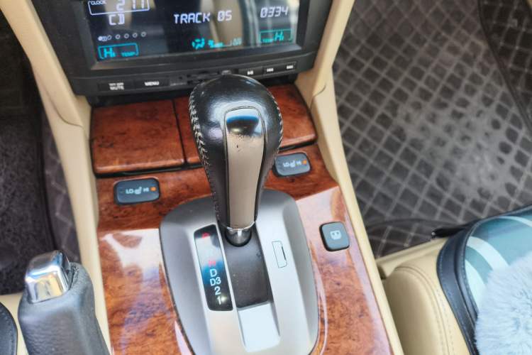 Used Honda Accord 2011 2.4L LX Gear Lever