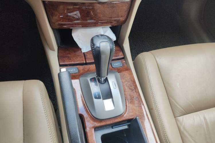 Used Honda Accord 2011 2.0L EX Gear Lever