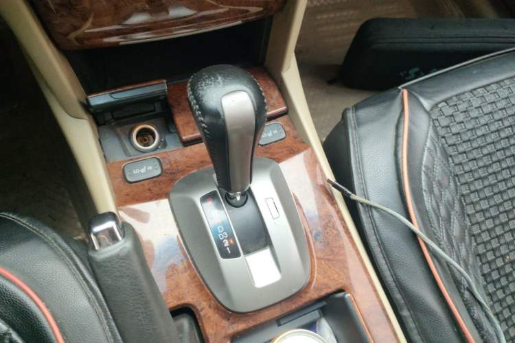 Used Honda Accord 2011 2.4L LX Gear Lever