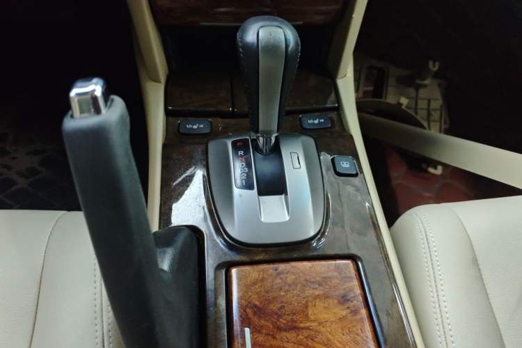 Used Honda Accord 2011 2.4L EX Gear Lever