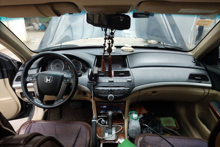 Used Honda Accord 2011 2.4L EX Interior 2