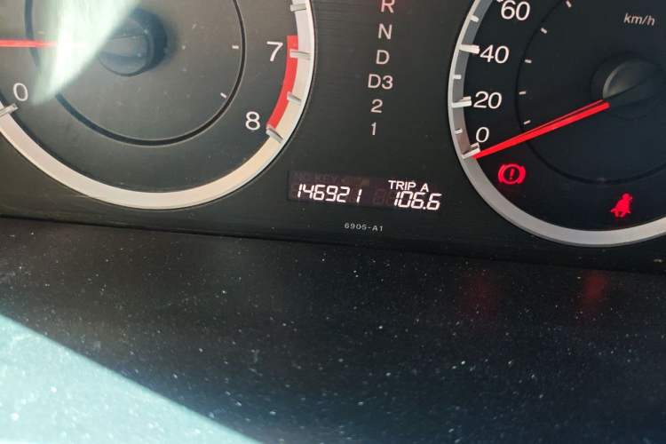 Used Honda Accord 2011 2.0L EX Odometer Close Up