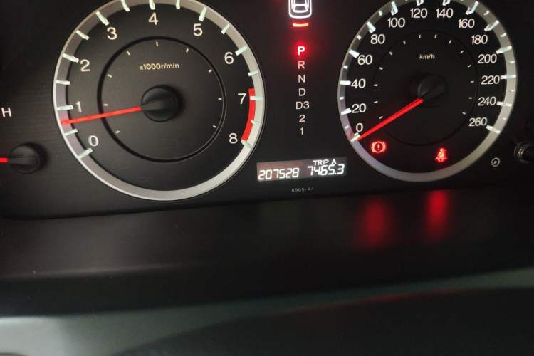 Used Honda Accord 2011 2.0L EX Odometer Close Up