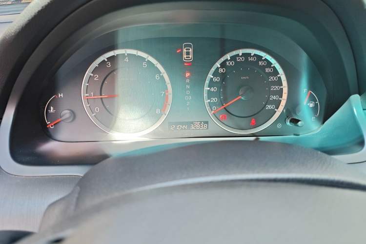 Used Honda Accord 2011 2.0L EX Odometer Close Up