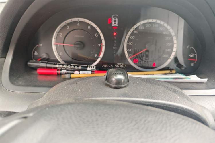 Used Honda Accord 2011 2.0L EX Odometer Close Up