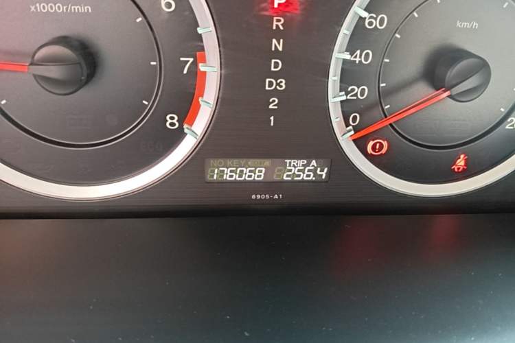 Used Honda Accord 2011 2.4L EX Odometer Close Up