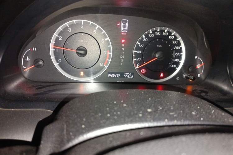 Used Honda Accord 2011 2.4L LX Odometer Close Up