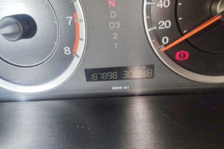 Used Honda Accord 2011 2.0L EX Odometer Close Up