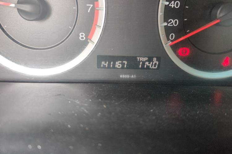 Used Honda Accord 2011 2.0L MT Odometer Close Up