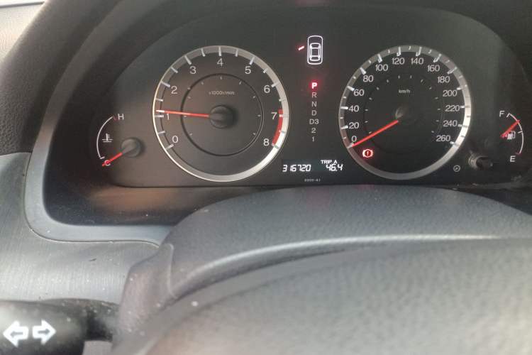 Used Honda Accord 2011 2.0L EX Odometer Close Up