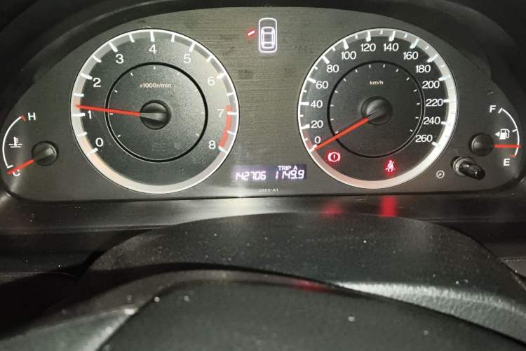 Used Honda Accord 2011 2.0L MT Odometer Close Up