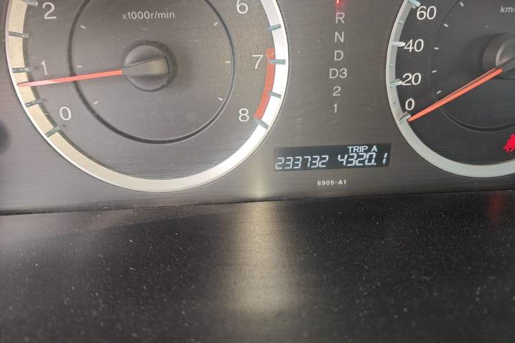 Used Honda Accord 2011 2.4L EX Odometer Close Up