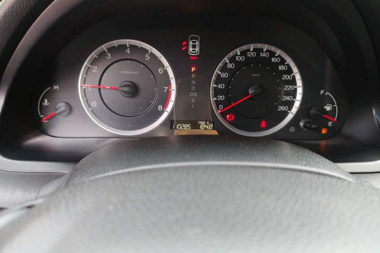 Used Honda Accord 2011 2.0L EX Odometer Close Up