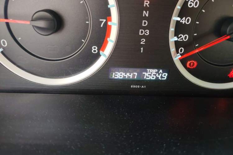 Used Honda Accord 2011 2.0L EX Odometer Close Up