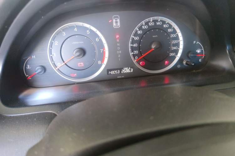 Used Honda Accord 2011 2.0L EX Odometer Close Up