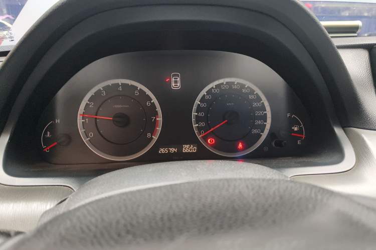 Used Honda Accord 2011 2.0L MT Odometer Close Up