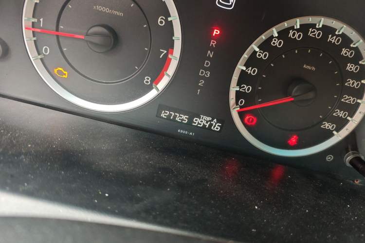 Used Honda Accord 2011 2.0L EX Odometer Close Up