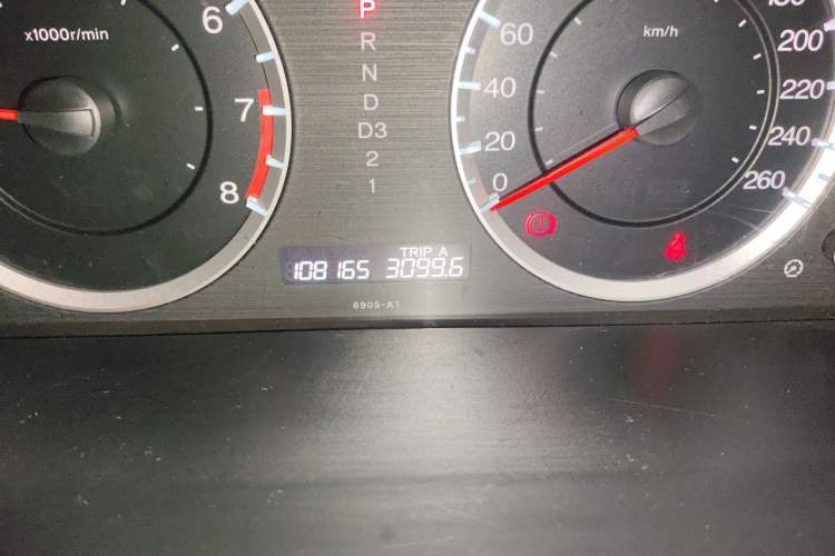 Used Honda Accord 2011 2.0L EX Odometer Close Up