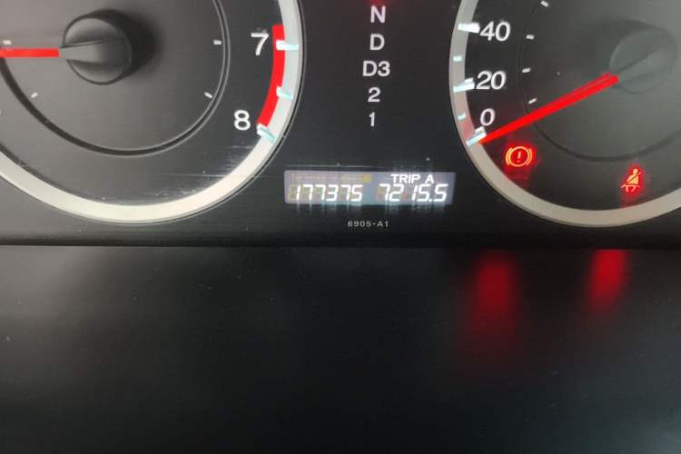 Used Honda Accord 2011 2.0L EX Navi Odometer Close Up