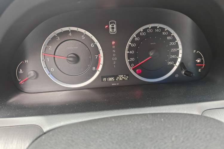 Used Honda Accord 2011 2.4L EX Odometer Close Up