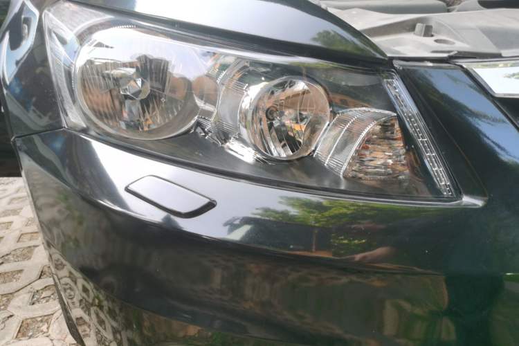 Used Honda Accord 2011 2.4L EX Right Front Headlight