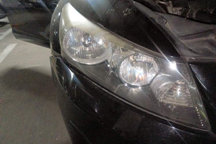 Used Honda Accord 2011 2.4L EX Right Front Headlight