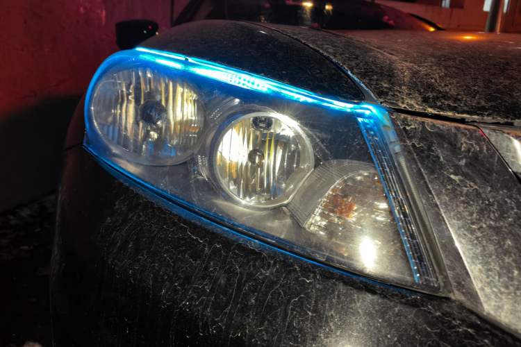 Used Honda Accord 2011 2.0L EX Right Front Headlight