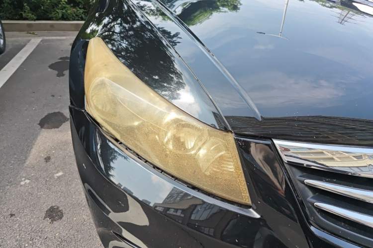 Used Honda Accord 2011 2.0L EX Right Front Headlight