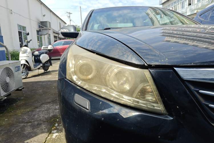 Used Honda Accord 2011 2.4L EX Right Front Headlight