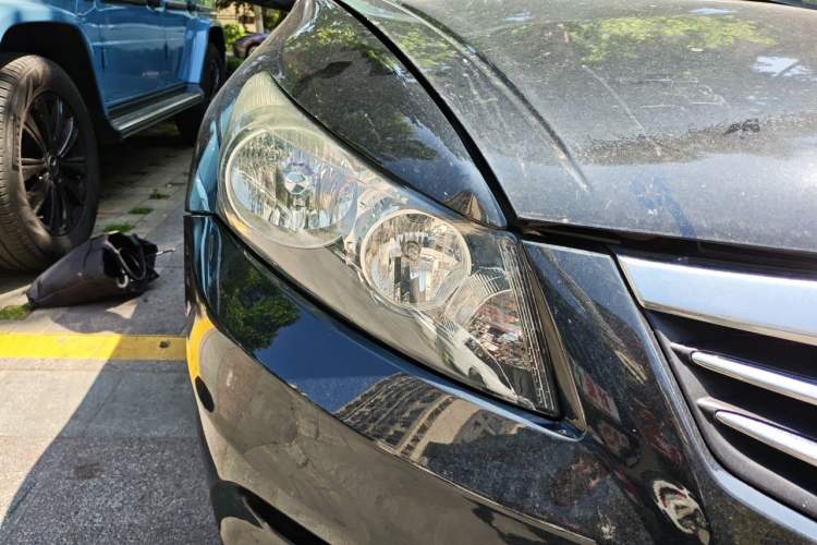 Used Honda Accord 2011 2.0L EX Right Front Headlight