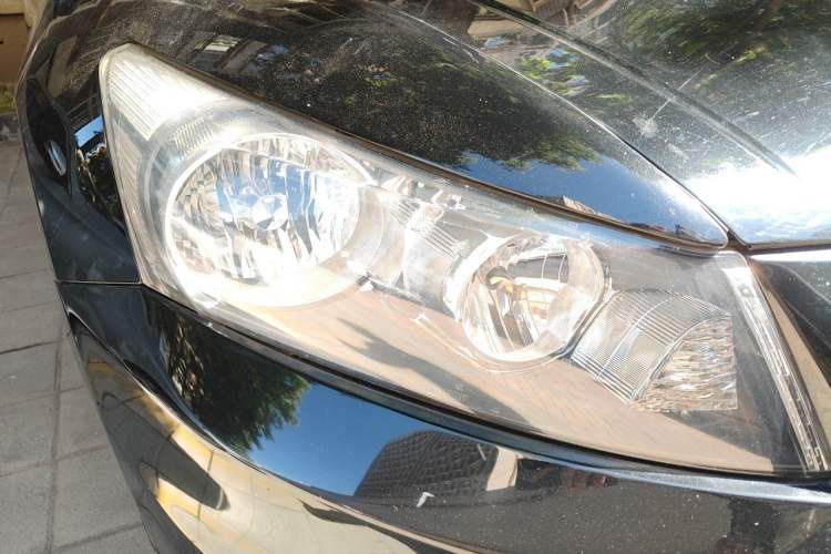 Used Honda Accord 2011 2.0L EX Right Front Headlight