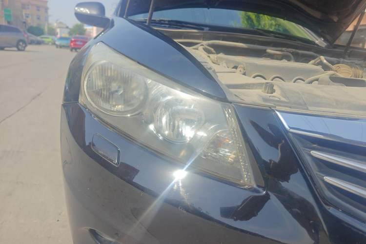 Used Honda Accord 2011 2.4L EX Right Front Headlight