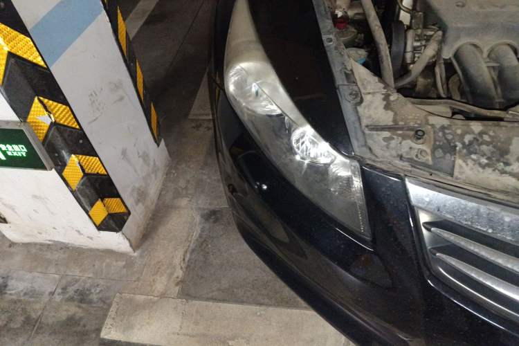 Used Honda Accord 2011 2.4L LX Right Front Headlight