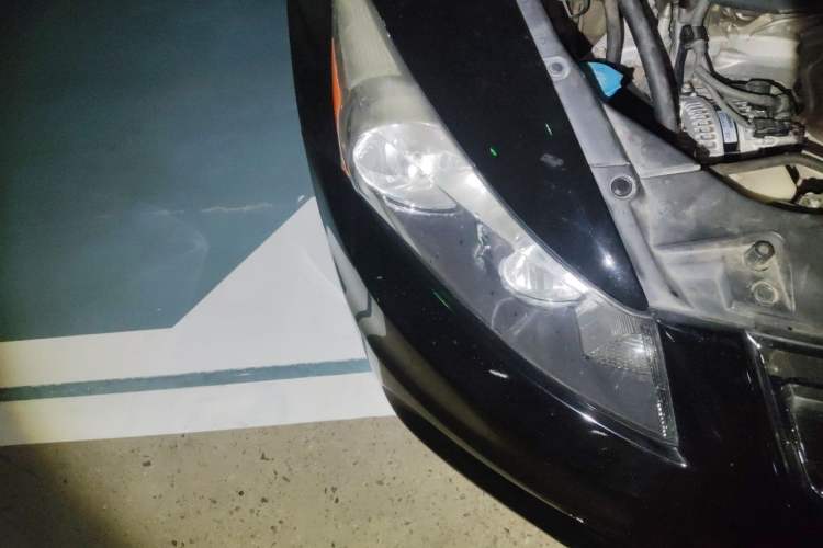 Used Honda Accord 2011 2.0L EX Right Front Headlight